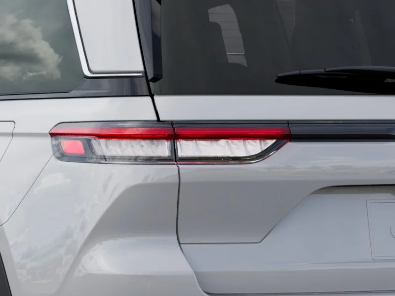 New 2026 Bright White Clear-Coat Exterior Paint Jeep Laredo X image 9