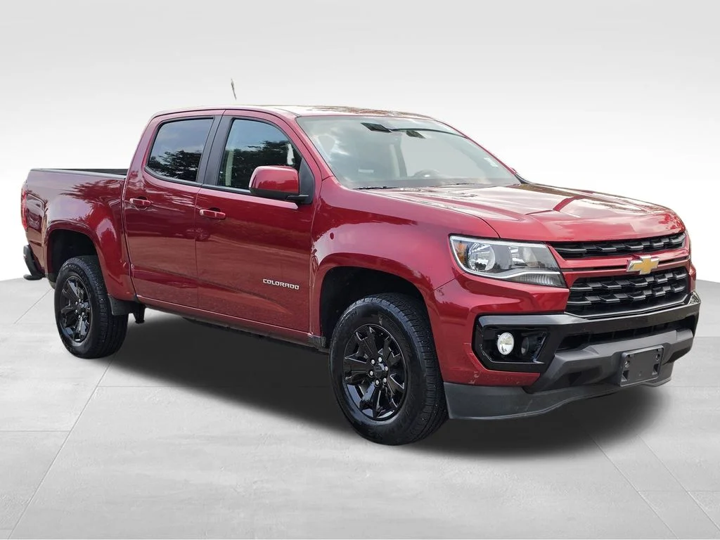 Used 2021 Red Chevrolet LT image 4