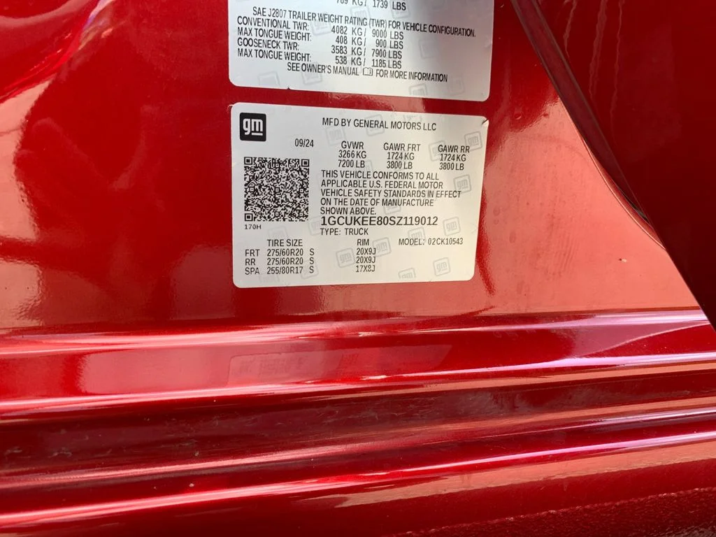 Used 2025 Red Chevrolet RST image 34