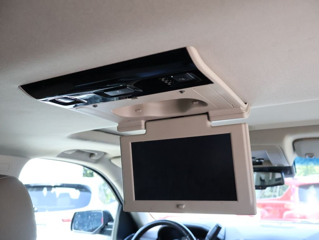 Used 2018 Black Chevrolet Premier image 13