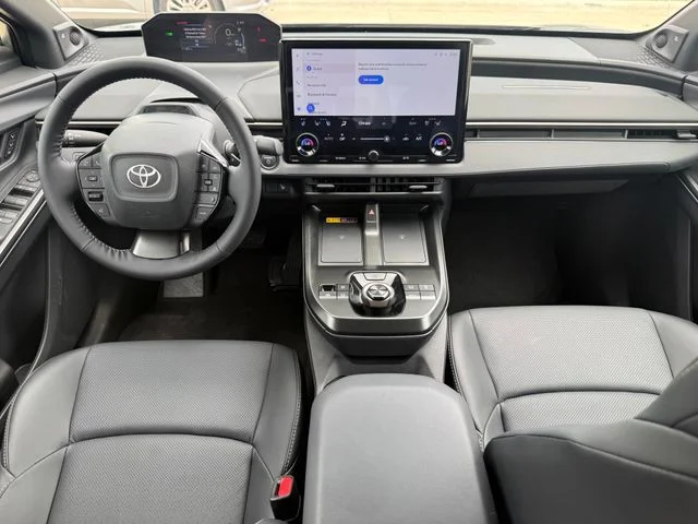 Certified Used 2026  Toyota Limited image 24