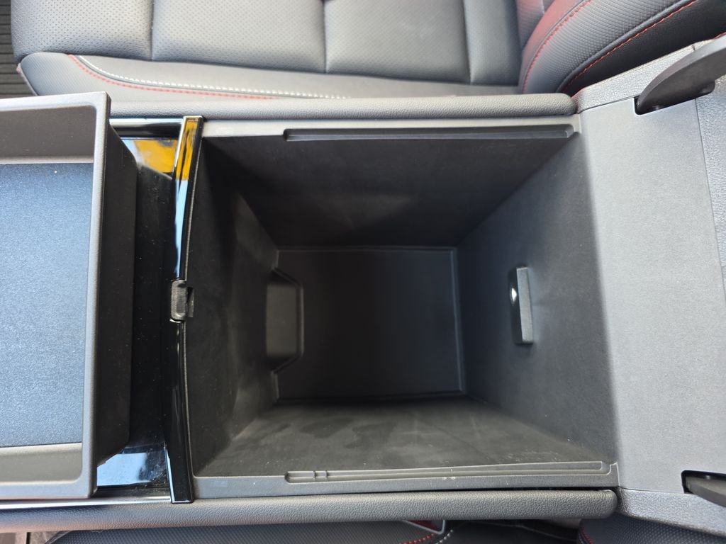 Used 2025 Gray Chevrolet Z71 image 29