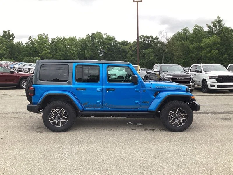 New 2026 Hydro Blue Pearl-Coat Exterior Paint Jeep Sahara image 8