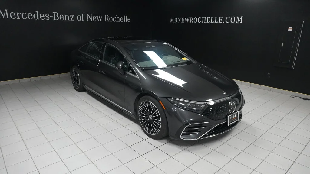 Certified Used 2024 Gray Mercedes-Benz 580 image 3