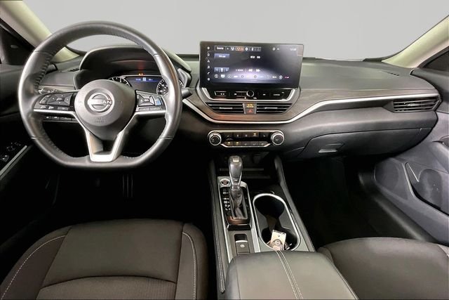 Used 2023 Silver Nissan 2.5 SV image 7