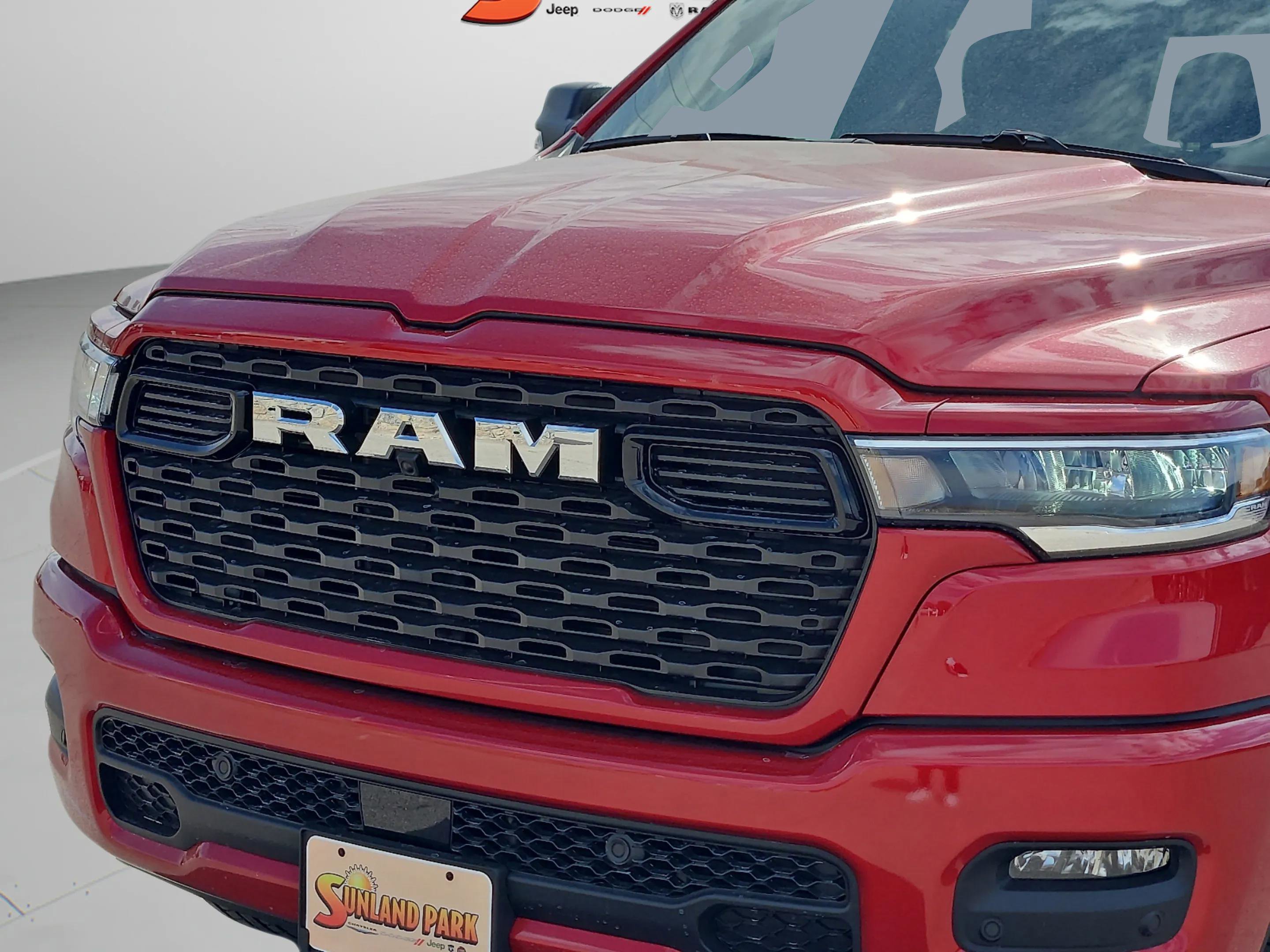 New 2026 Molten Red Pearl-Coat Exterior Paint RAM Lone Star image 8