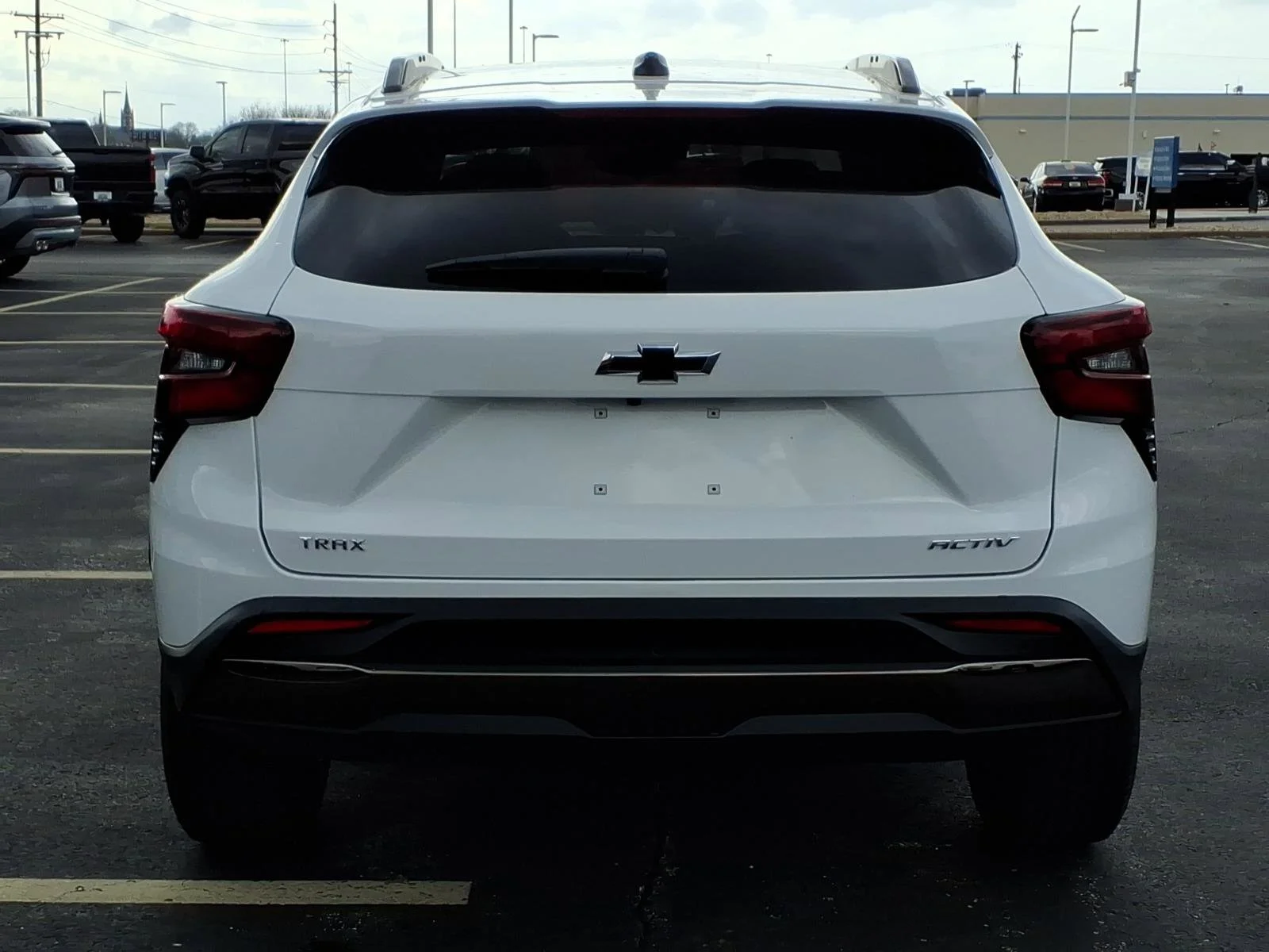 New 2026 Summit White Chevrolet ACTIV image 20