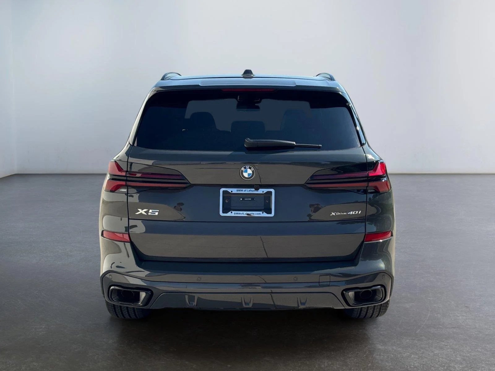 Used 2026 Dravit Grey Metallic BMW xDrive40i image 4