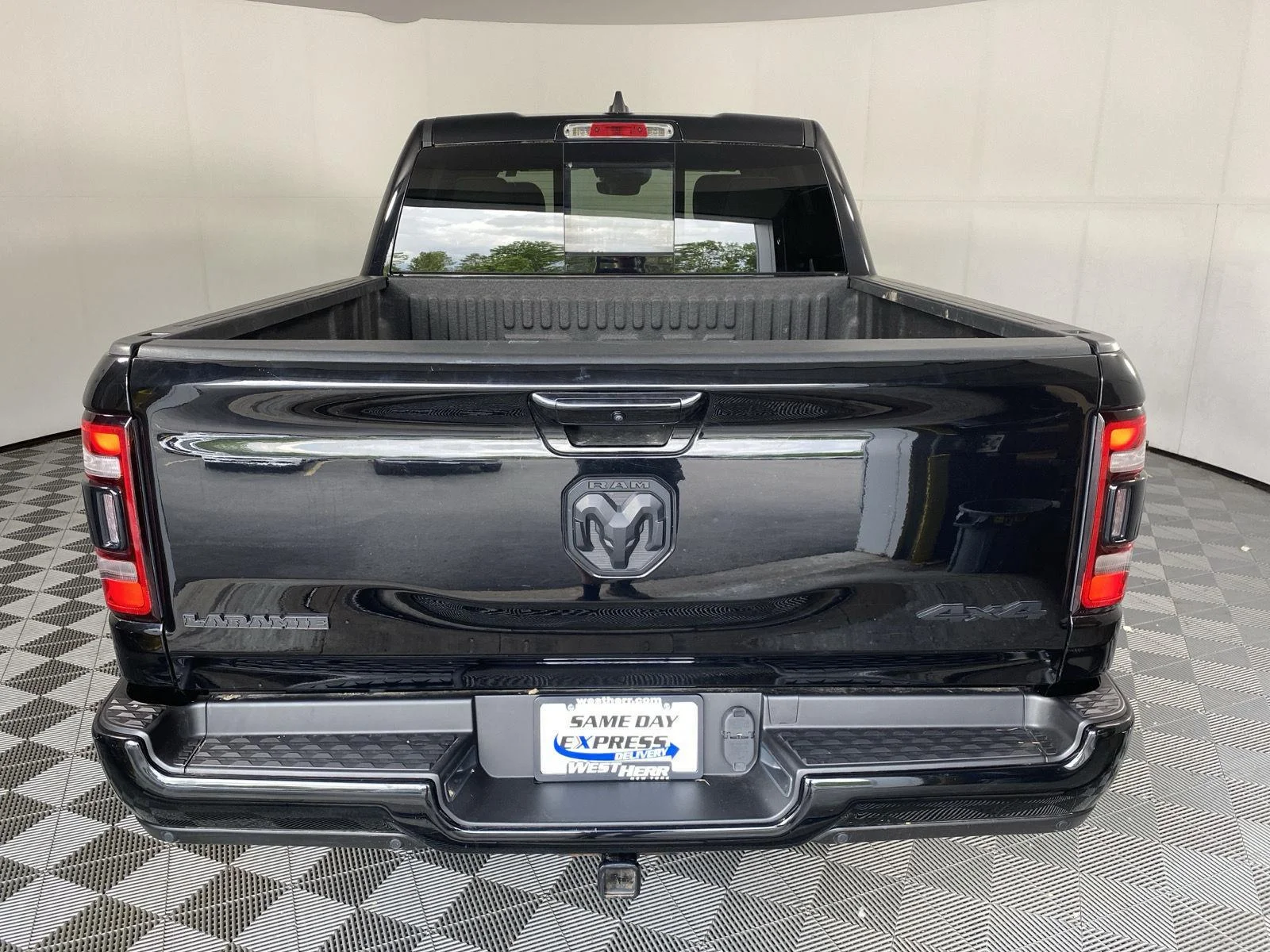 Used 2021 Diamond Black Crystal Pearlcoat Ram Laramie image 16