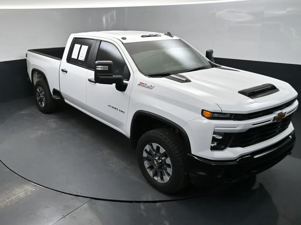 Used 2024 Summit White Chevrolet Custom image 35