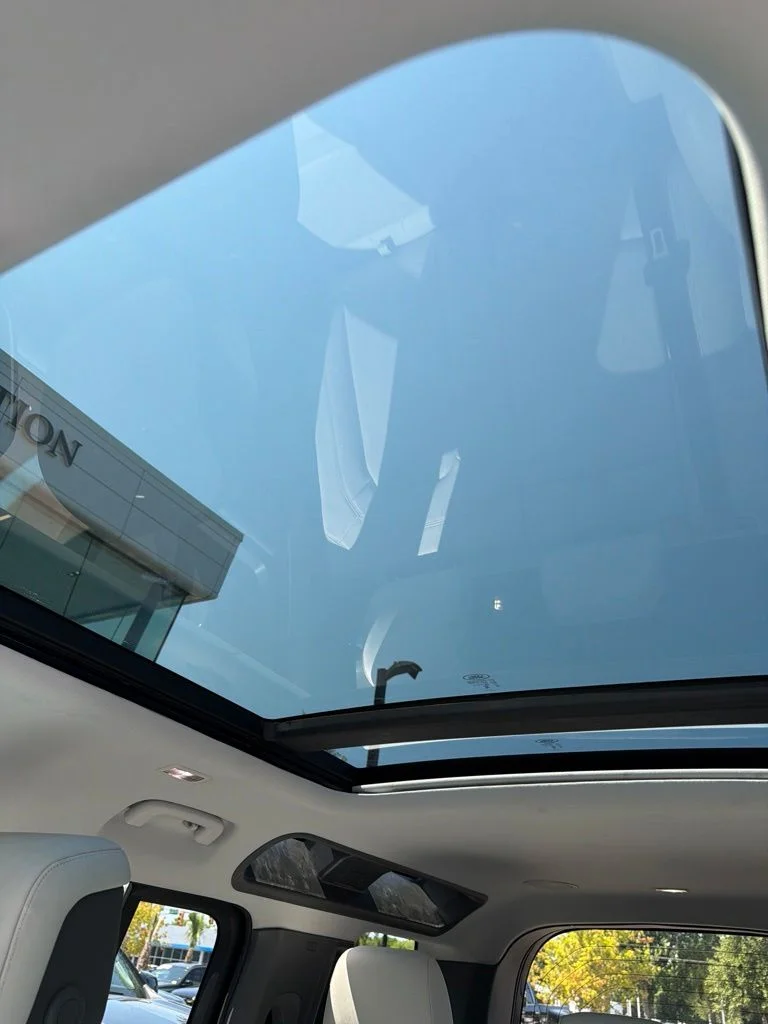Used 2026 Black Land Rover X-Dynamic SE image 12