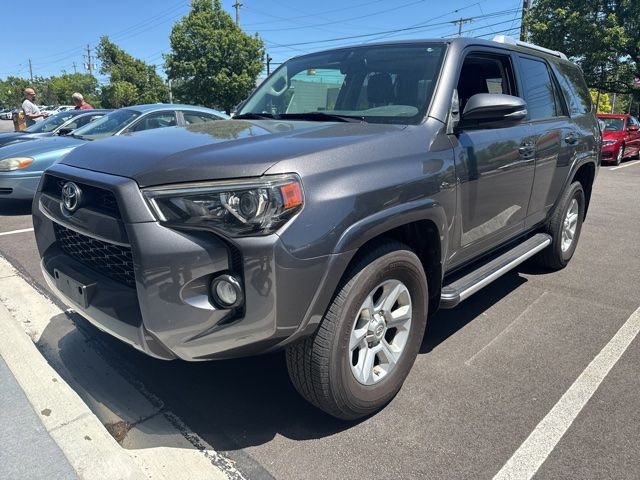 Used 2016 Gray Toyota SR5 image 3