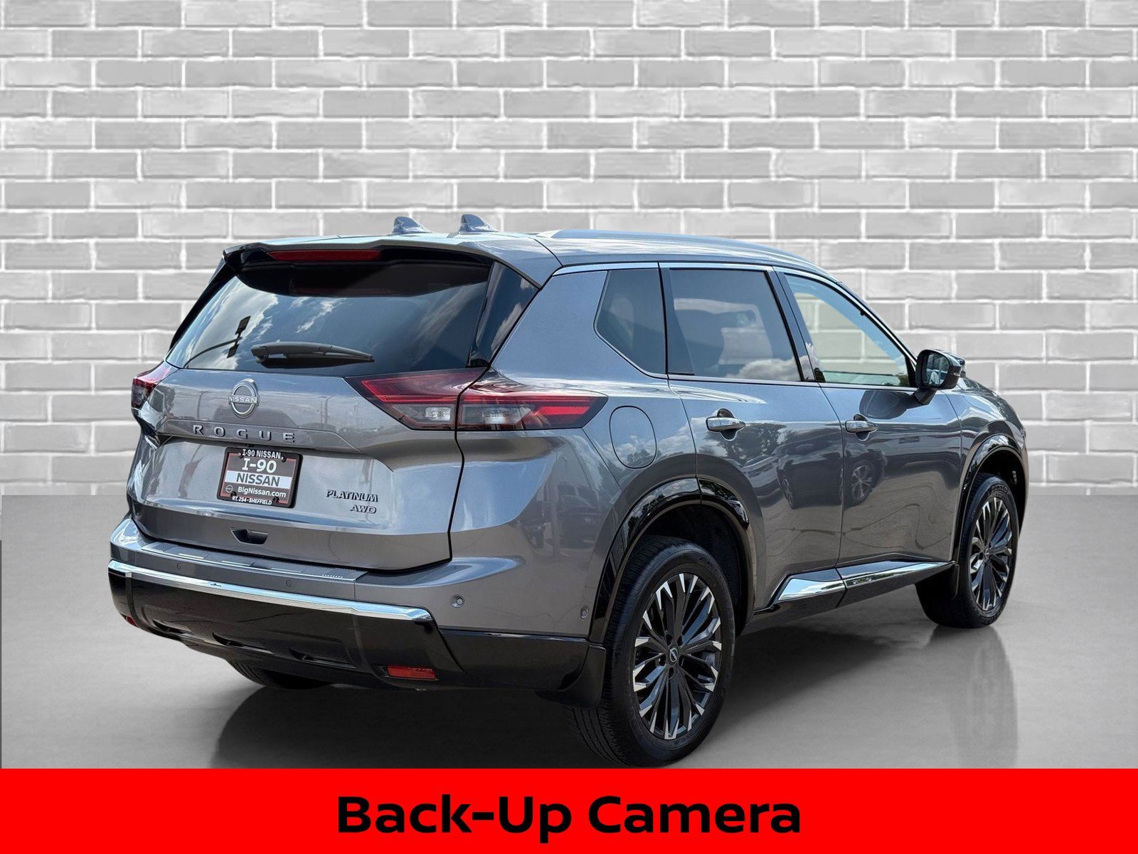 Certified Used 2025 Gun Metallic Nissan Platinum image 9
