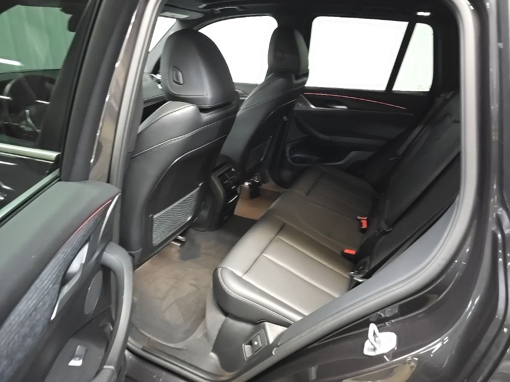Used 2024 Gray BMW xDrive30i image 32
