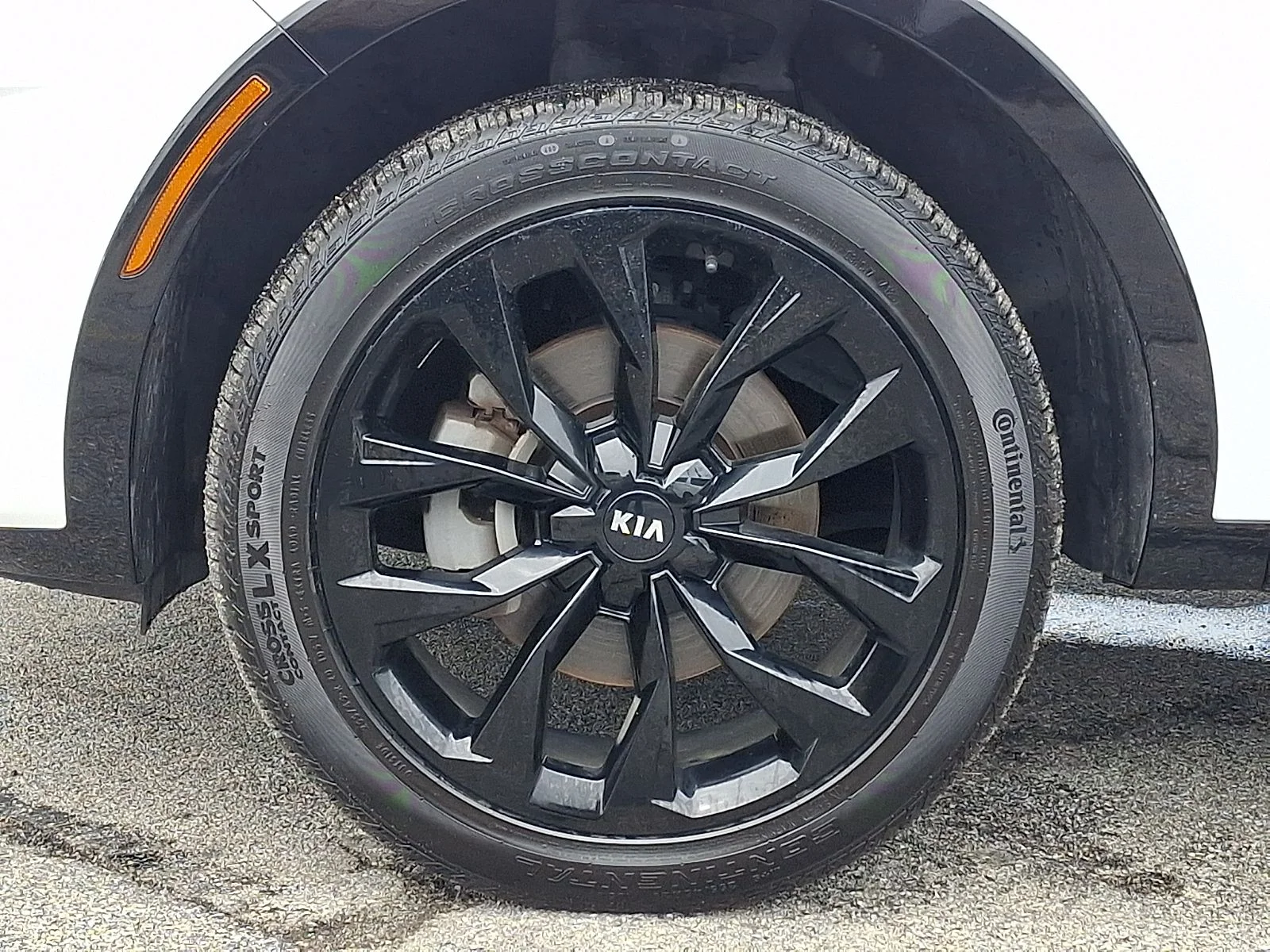Certified Used 2021 White Kia SX image 8