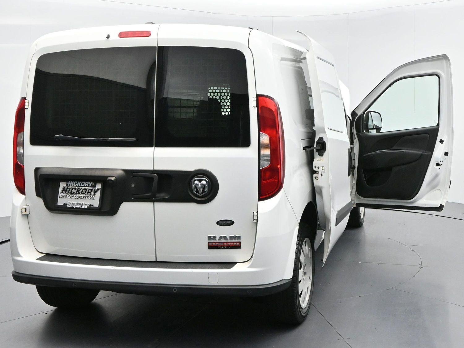 Used 2018 Bright White Ram Tradesman SLT image 40