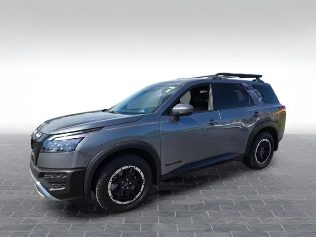 Used 2025 Gray Nissan Rock Creek image 3