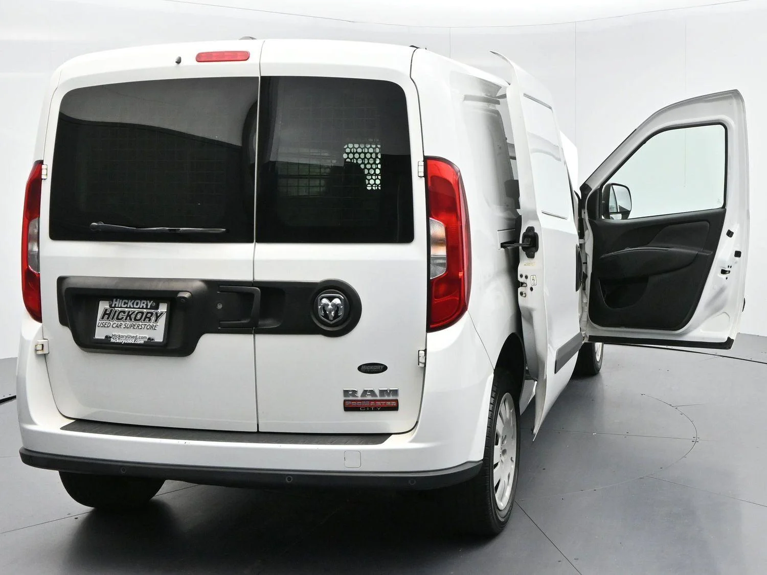 Used 2018 Bright White Ram Tradesman SLT image 40