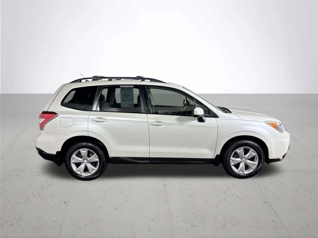 Used 2014 White Subaru 2.5i Premium image 5