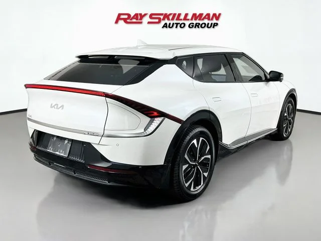 Used 2023 White Kia Wind image 7
