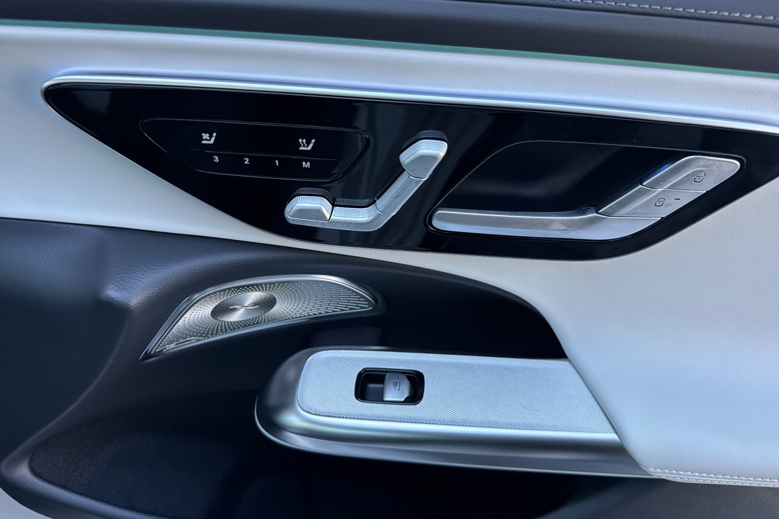 New 2027 MANUFAKTUR Alpine Grey Mercedes-Benz E 53 AMG® image 34