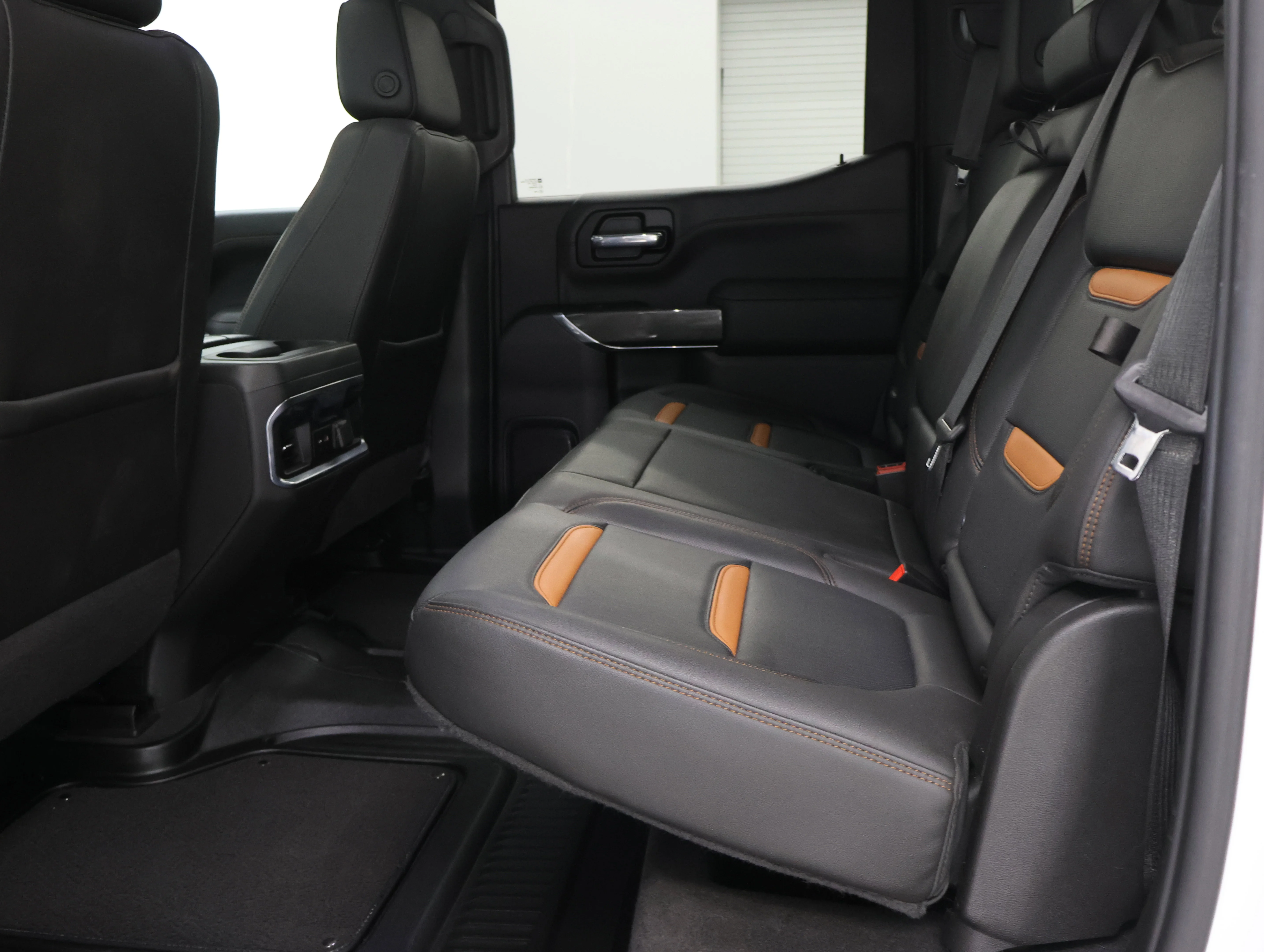 Used 2022 Summit White GMC AT4 image 35