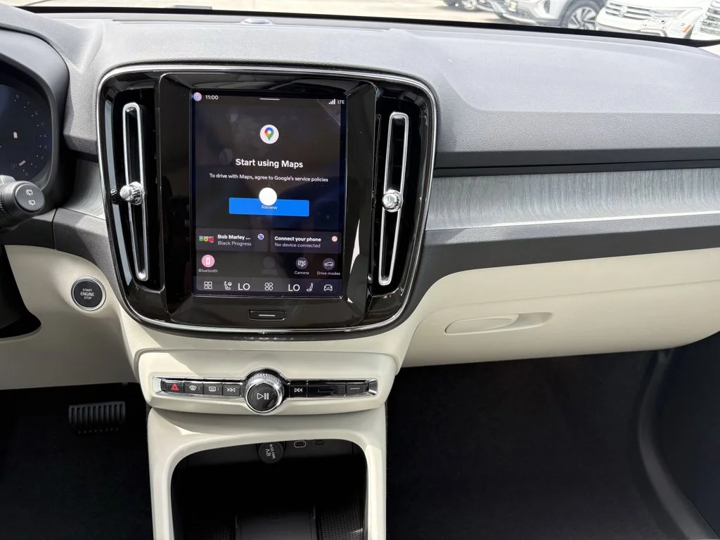 New 2026 Vapour Grey Volvo Plus image 17