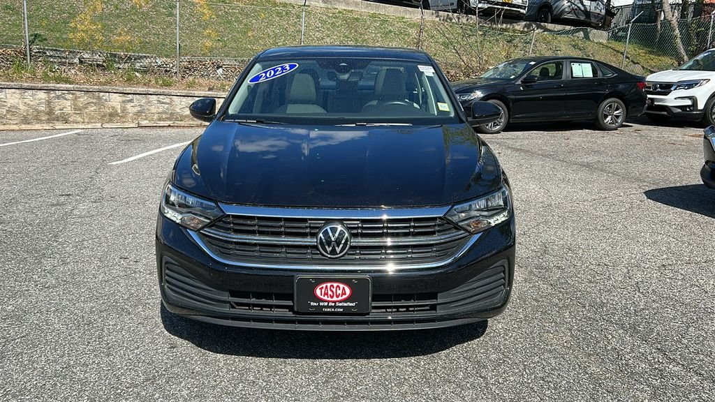 Used 2023 Black Volkswagen 1.5T SE image 3