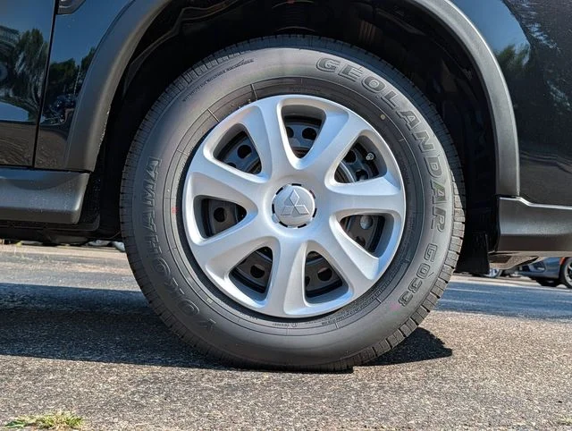 New 2026 Labrador Black Pearl Mitsubishi 2.0 S image 3
