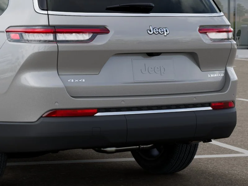 New 2026 Silver Zynith Exterior Paint Jeep Limited image 39
