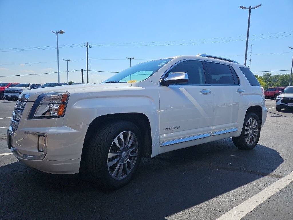 Used 2016 WHITE FROST TRICOAT GMC Denali image 2