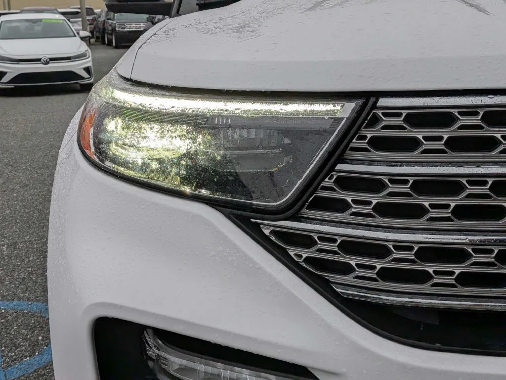 Certified Used 2023 Oxford White Ford Limited image 9
