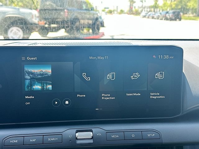 New 2026 Snow White Pearl Kia LX image 15