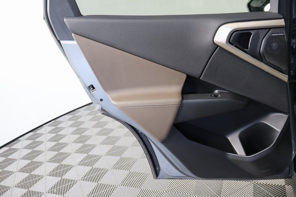 Used 2025 Skyscraper Grey Metallic BMW 30 xDrive image 13