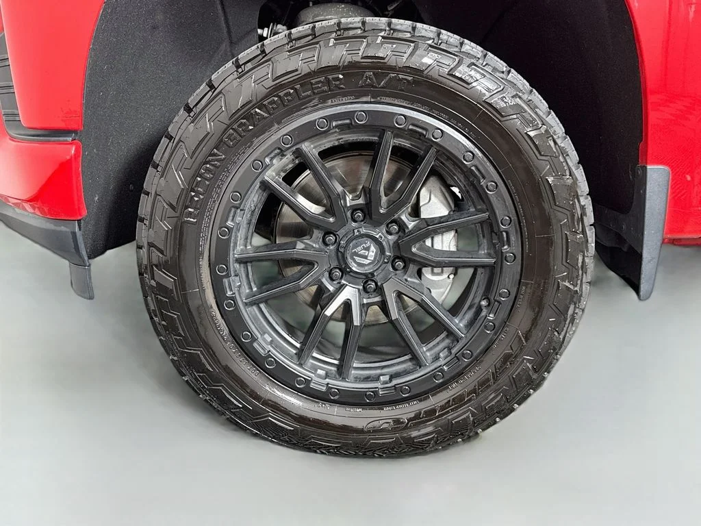 Used 2020 Red Chevrolet RST image 28