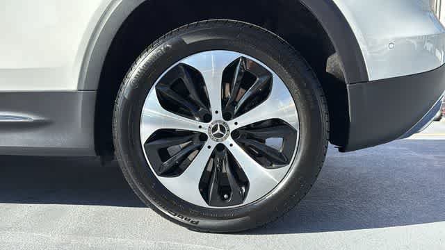Certified Used 2025 Polar White Mercedes-Benz GLB 250 image 11
