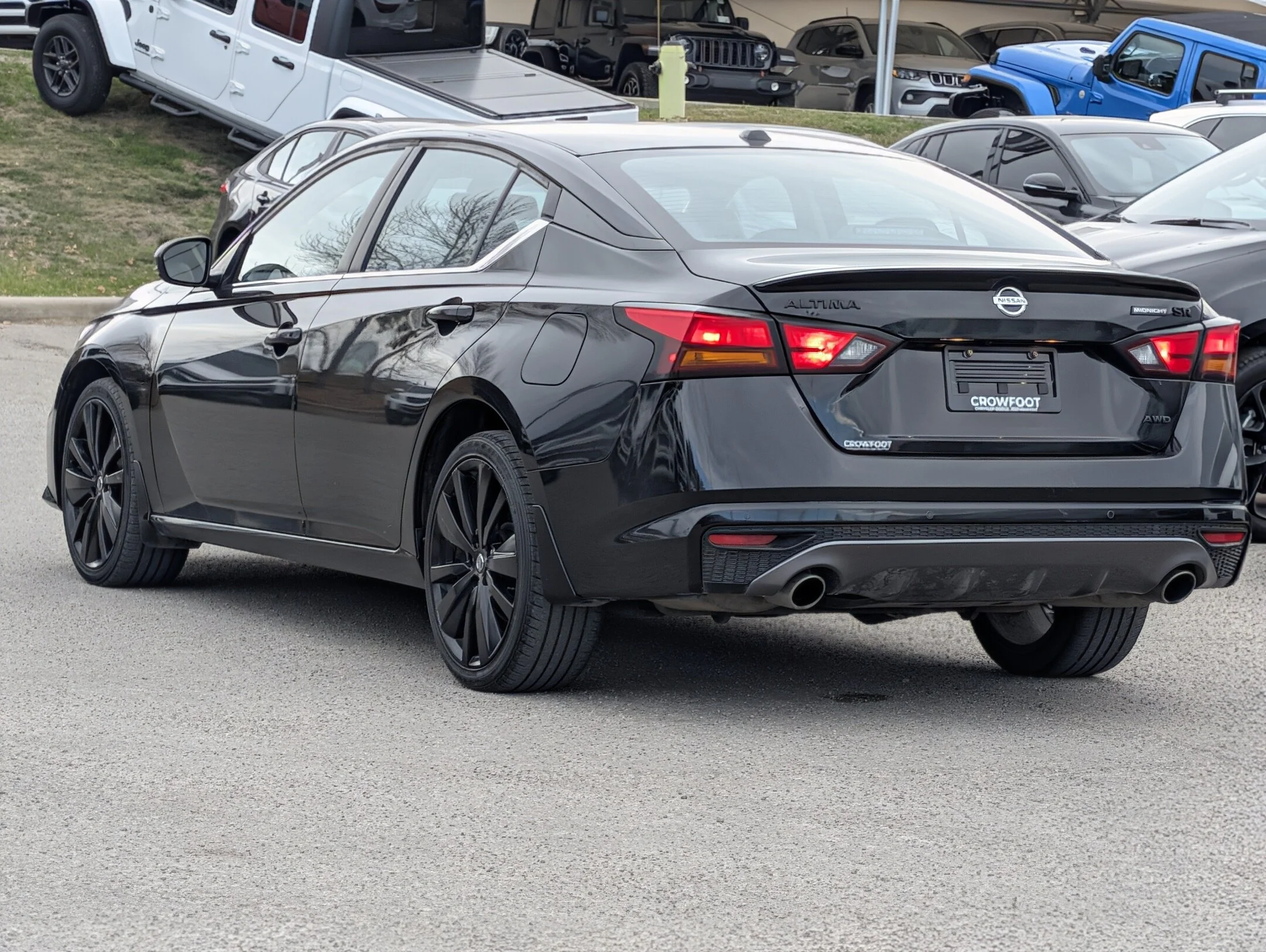 Used 2022 Black Nissan 2.5 SR Midnight Edition AWD - Leather - Sunro - 2.5 SR Midnight Edition Sedan image 6