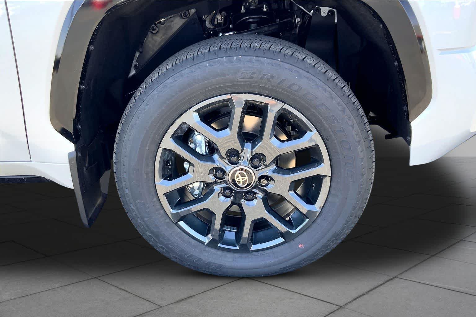 New 2026 Wind Chill Pearl Toyota Platinum image 11