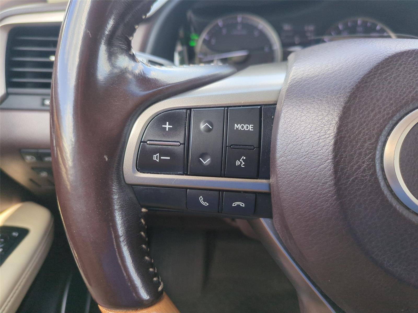 Used 2018 Atomic Silver Lexus RX 350L image 20