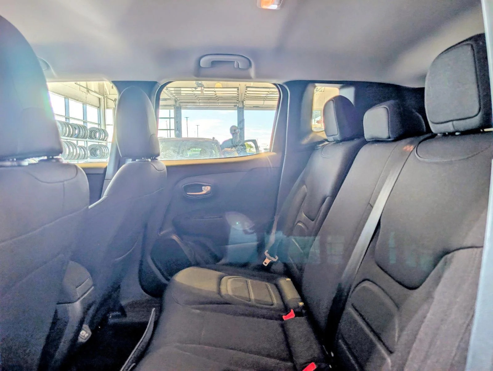 Used 2021 Bikini Metallic Clearcoat Jeep Latitude image 19