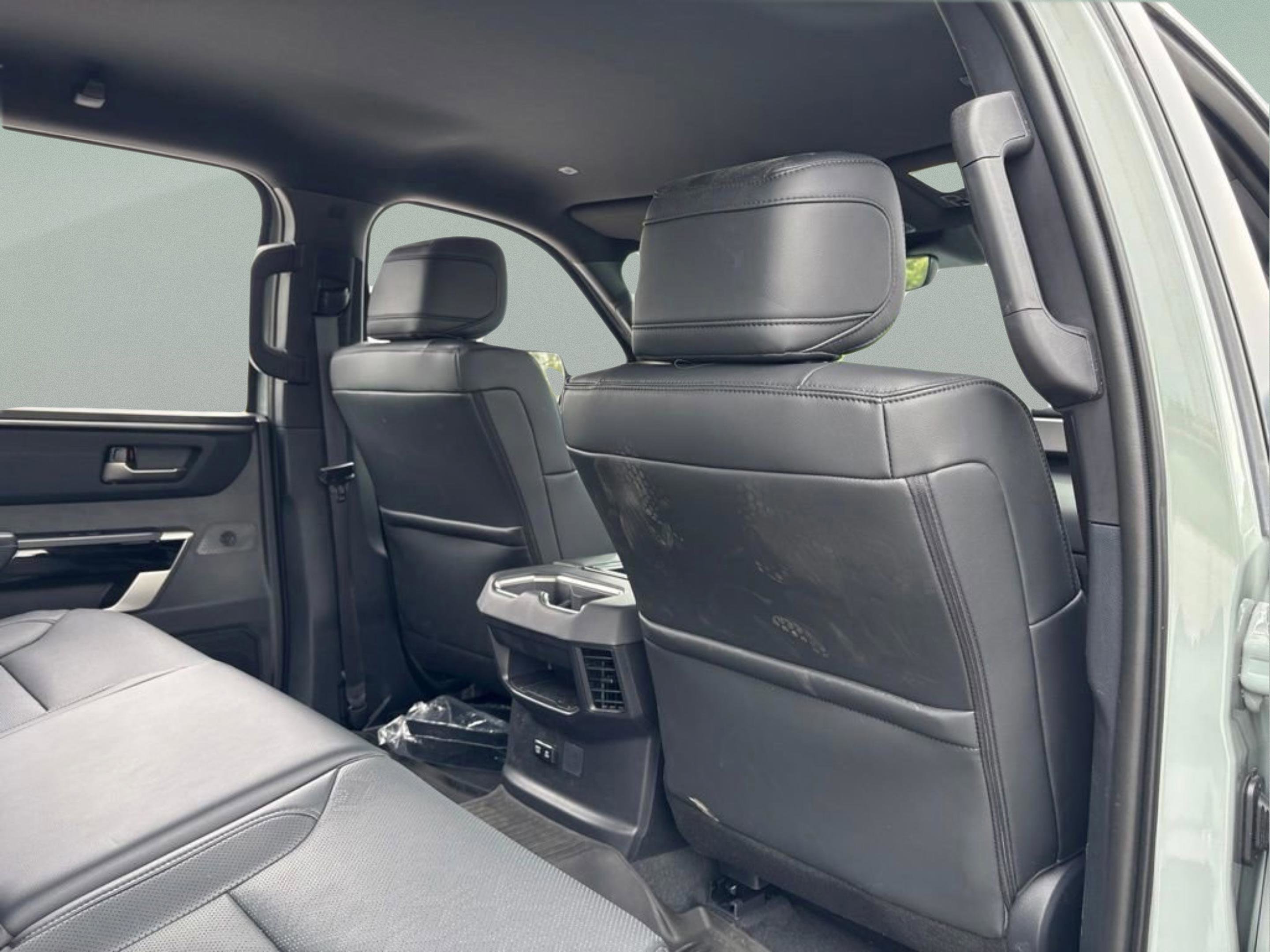 2025 Toyota Tundra Limited - Photo 24