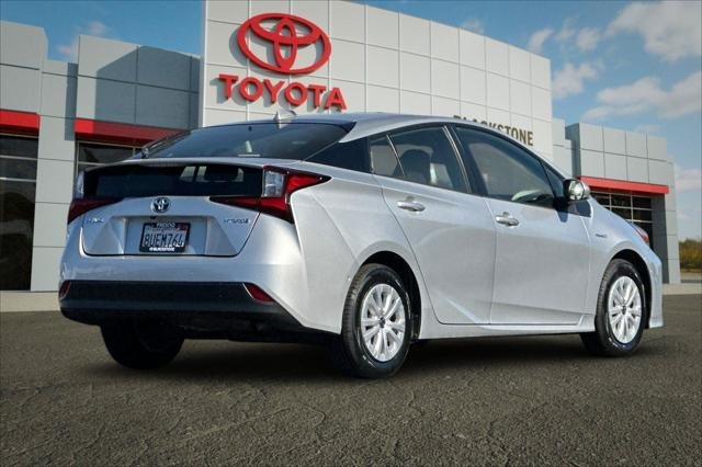 Certified Used 2021 CLASSIC SILVER MET Toyota  image 3