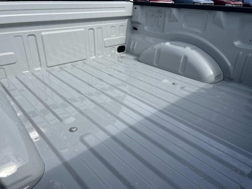 New 2026 Avalanche Ford XLT image 12