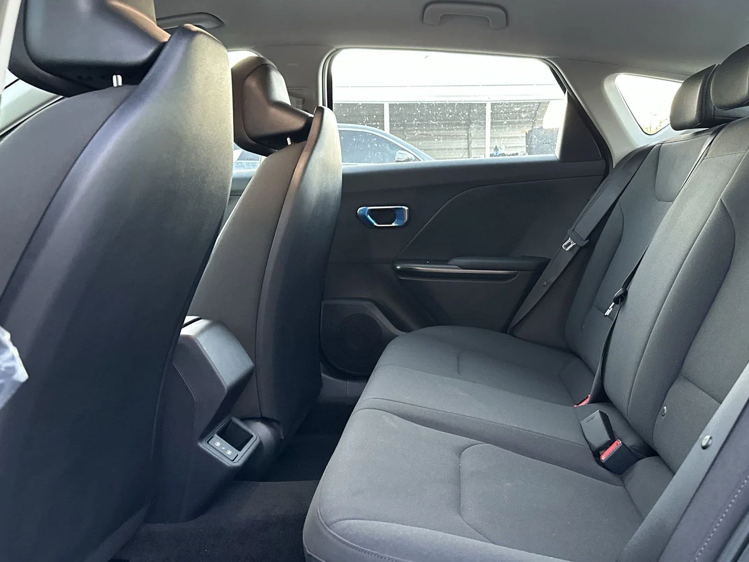 New 2026 Snow White Pearl Kia LXS image 22