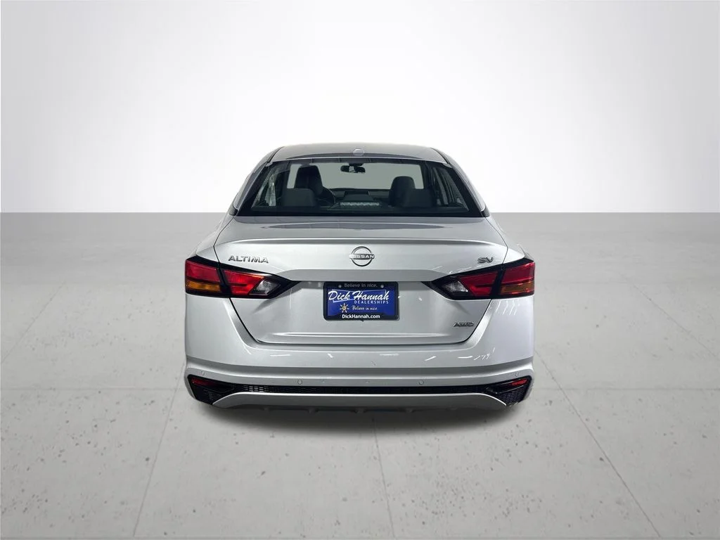 Used 2024 Silver Nissan 2.5 SV image 7
