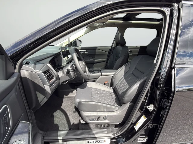 New 2026 Super Black Nissan Platinum image 10