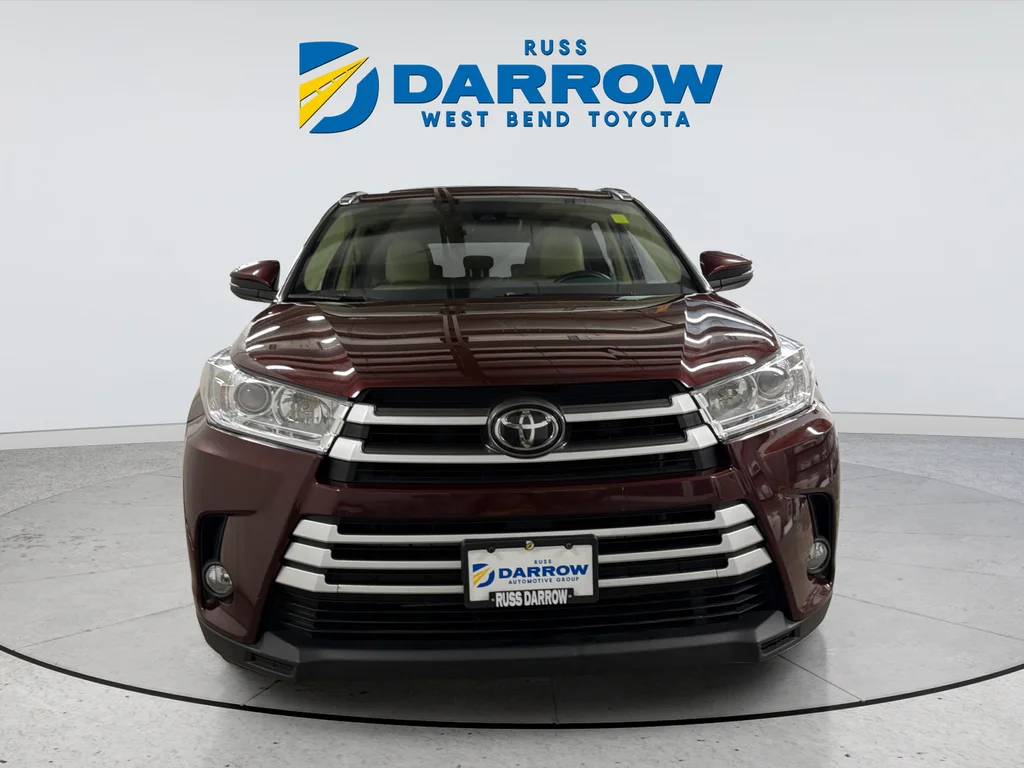 Used 2019 Red Toyota XLE image 7