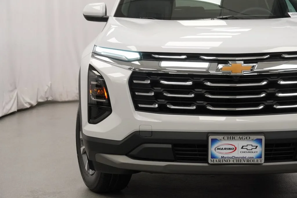 New 2027 Summit White Chevrolet LT image 32