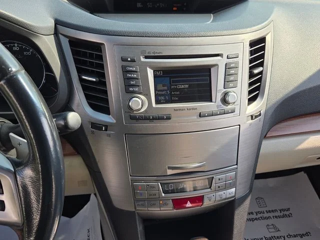 Used 2013 White Subaru 2.5i image 17