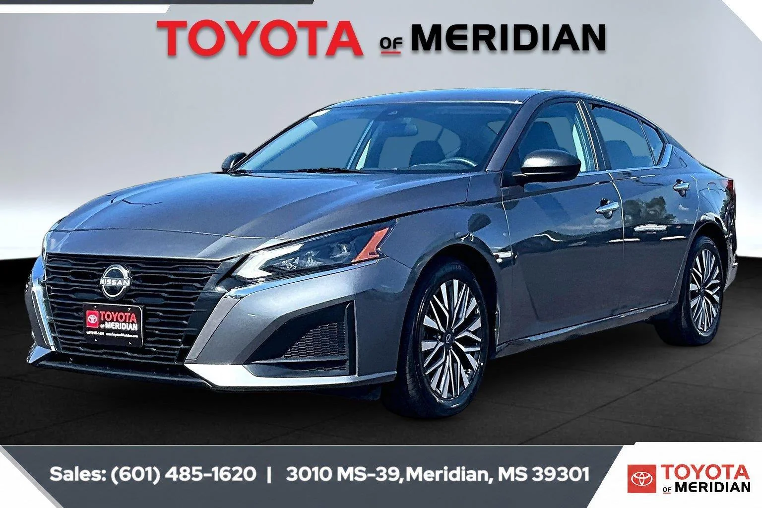 Used 2025 Gun Metallic Nissan SV image 10